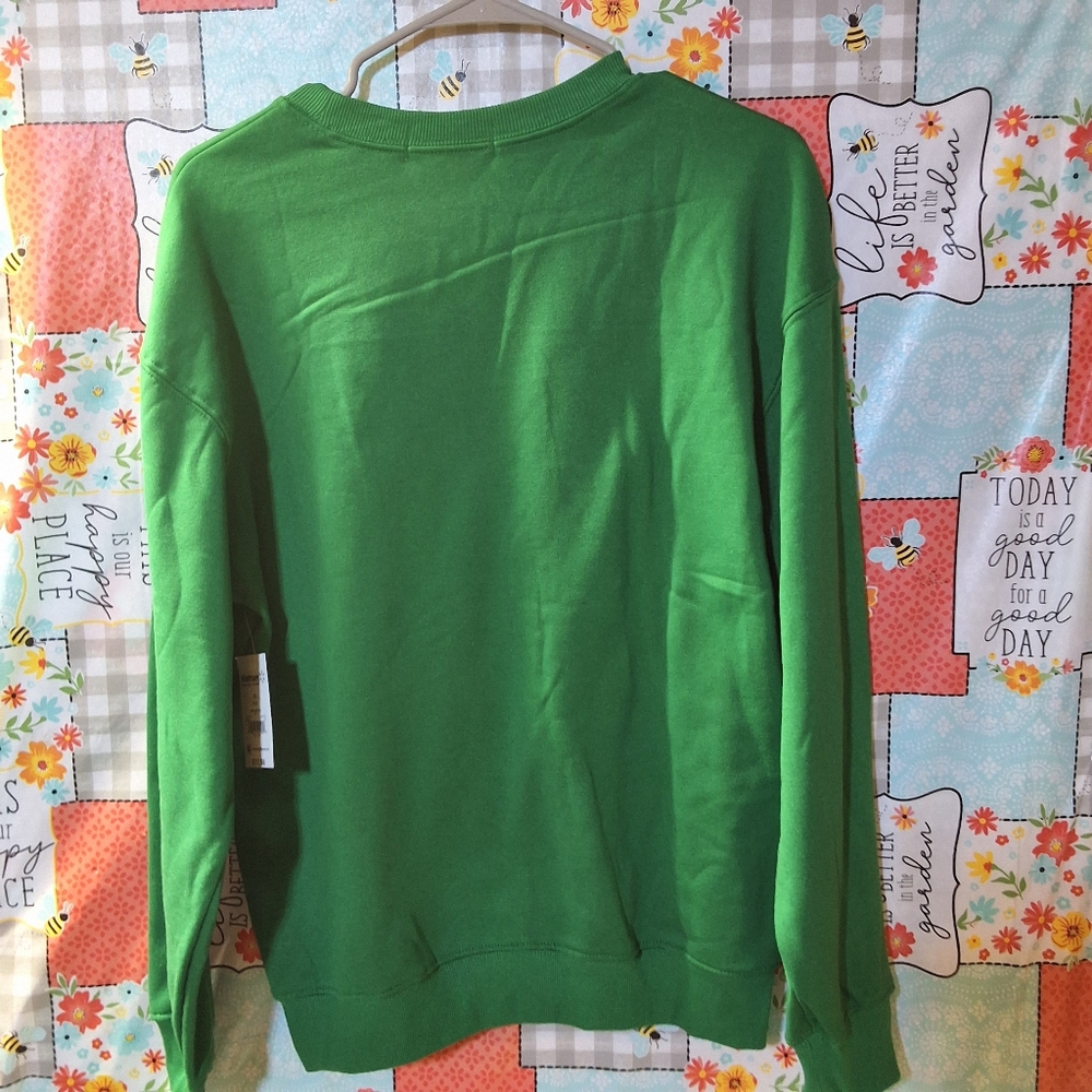 NWT WOUND UP GREEN SWEAT SHIRT CHRISTMAS SPIRIT - Picture 4 of 8